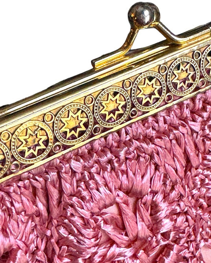- Lovely vintage 1950s Mid century Pink satin with crochet flower ITALY purse
