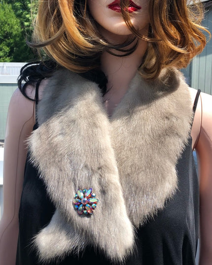 Vintage 33” Silver mink fur stole Collar scarf