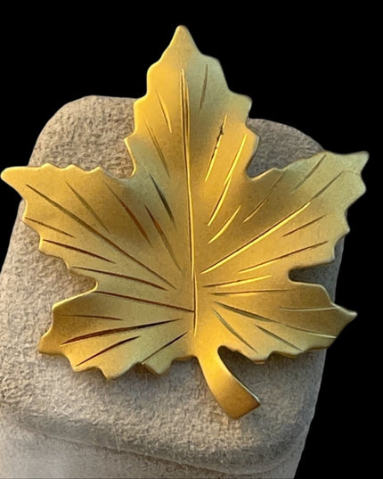 Vintage Boyd Bond Gold plate Sterling Silver 925 maple leaf