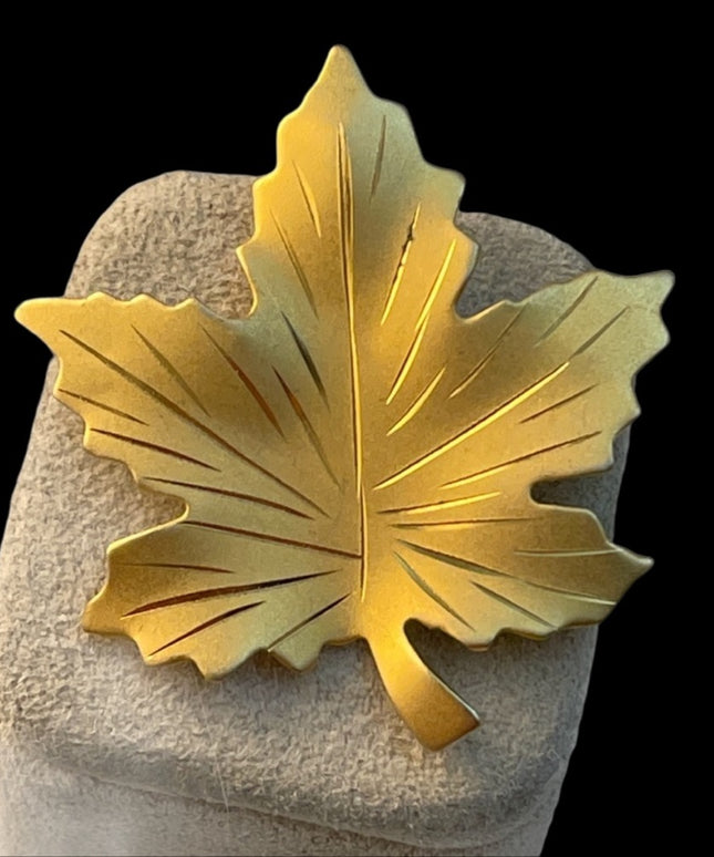 Vintage Boyd Bond Gold plate Sterling Silver 925 maple leaf