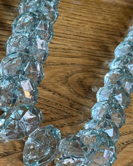 Lovely Joan Rivers blue resin plastic Lg bead necklace statement gold fin…