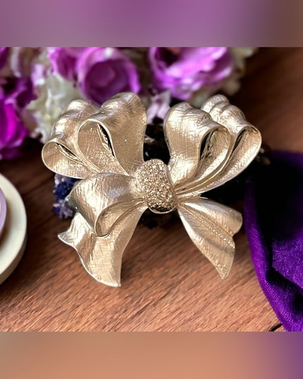 Stunning Silver textured rhinestone large bow brooch
