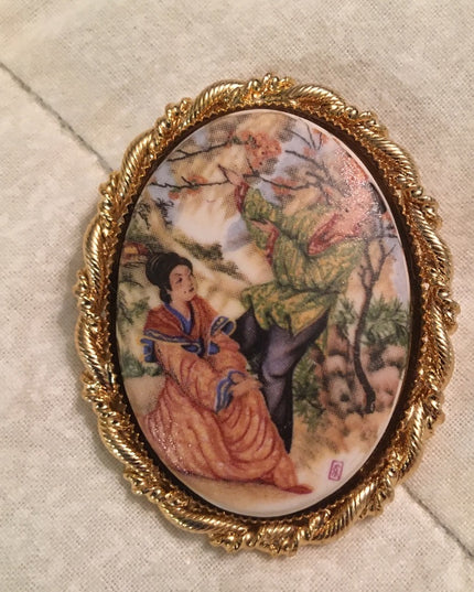 Vintage oval Ceramic Cameo asian geisha scene  pendant