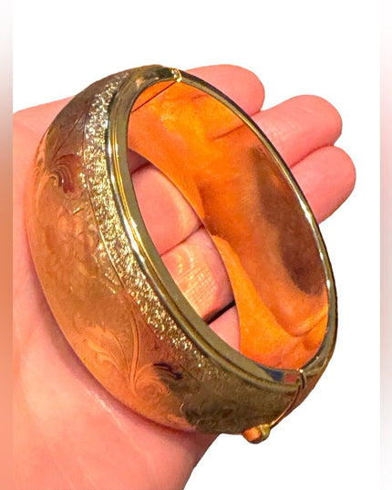 Vintage quality Gold plt Floral Engraved hinged Bangle