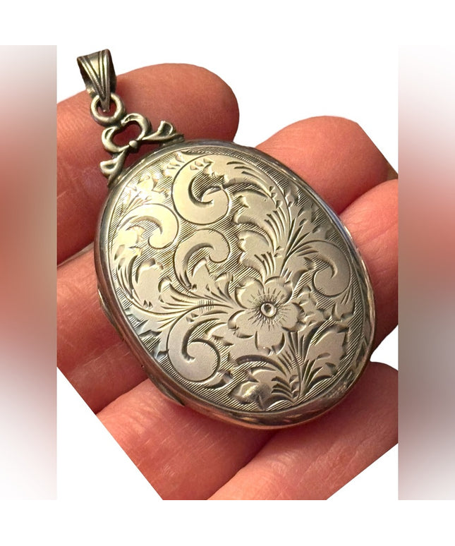 Antique art deco Sterling Silver 925 Large Oval Etched Locket Floral scrollwork