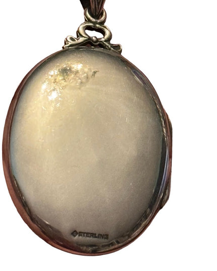 Antique art deco Sterling Silver 925 Large Oval Etched Locket Floral scrollwork
