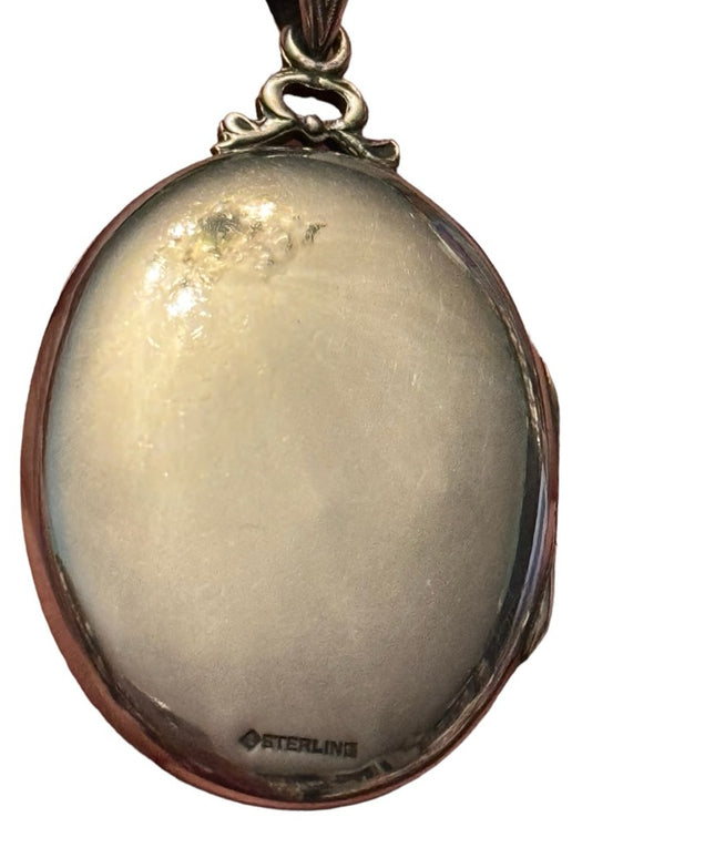 Antique art deco Sterling Silver 925 Large Oval Etched Locket Floral scrollwork