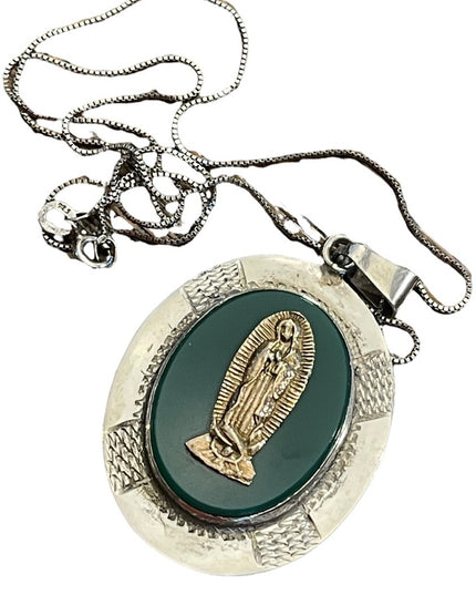Vintage 1950s Virgin De Guadalupe sterling 925 Green agate necklace pend…