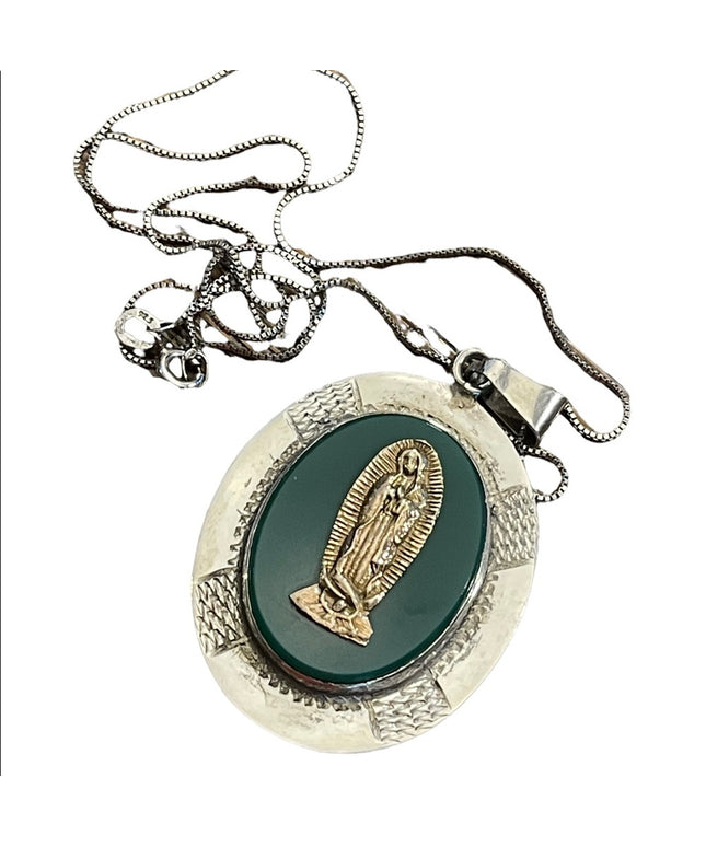 Vintage 1950s Virgin De Guadalupe sterling 925 Green agate necklace pend…