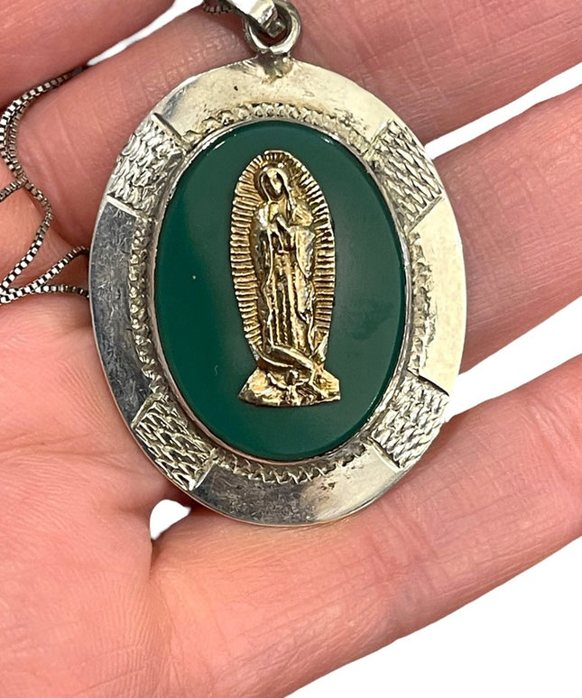 Vintage 1950s Virgin De Guadalupe sterling 925 Green agate necklace pend…