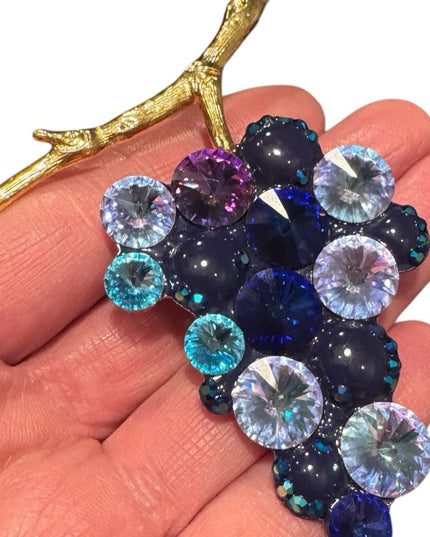 Vintage Purple blue clear crystal Grape Brooch with Gold plt Stem