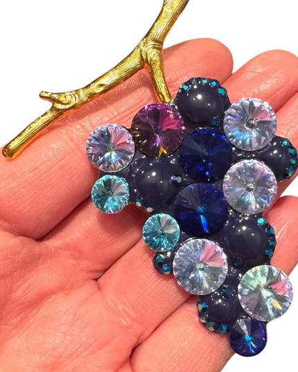 Vintage Purple blue clear crystal Grape Brooch with Gold plt Stem
