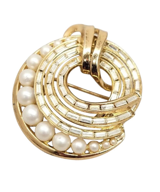 Vintage Crown Trifari Gold and Pearl rhinestone crystal swirl wreath Brooch
