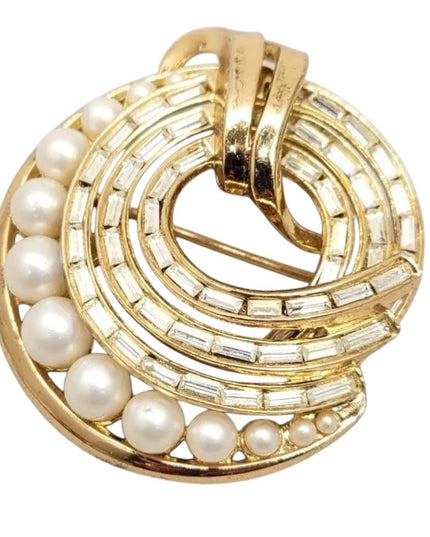 Vintage Crown Trifari Gold and Pearl rhinestone crystal swirl wreath Brooch