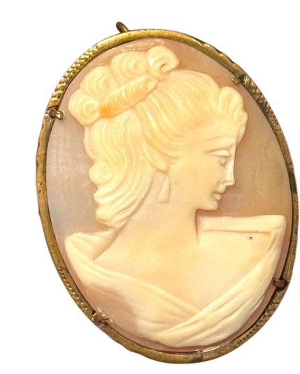 Vintage gold pinchbeck Carved Cameo shell Brooch pendant