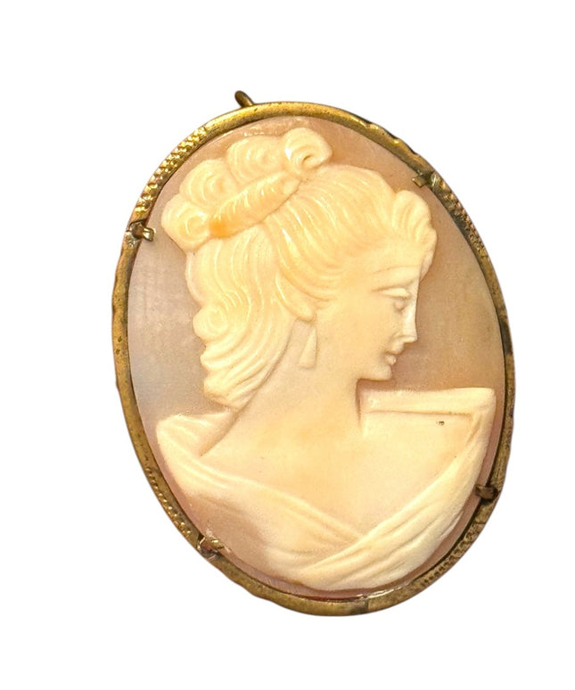Vintage gold pinchbeck Carved Cameo shell Brooch pendant