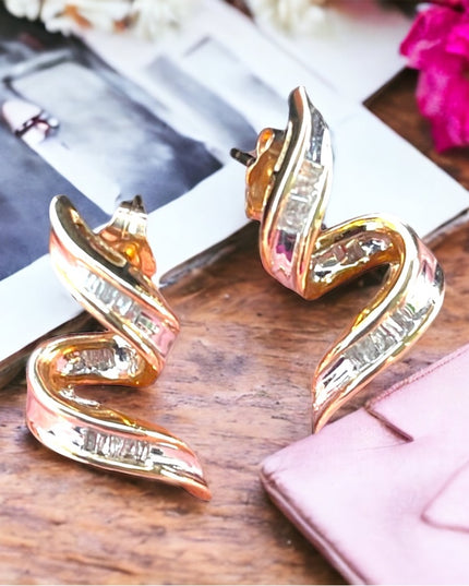 Stunning 10k solid gold Baguette diamond swirl earrings