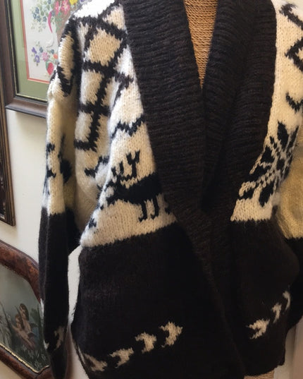 Vintsge Hand  knit large deer WOOL snowflake sweater hand knitted