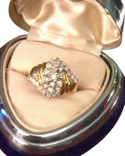 - 14k Gold 1 TCW Diamond cluster ring w/Appraisal