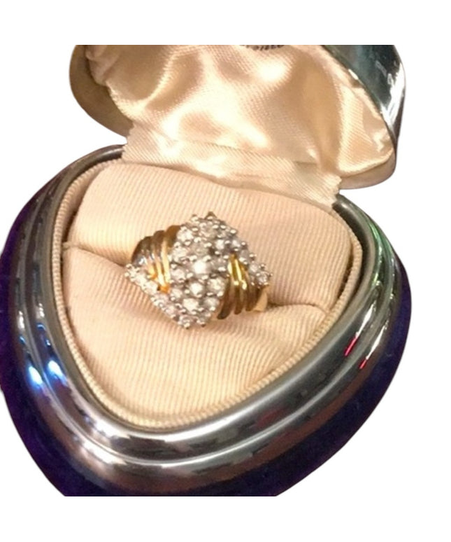 - 14k Gold 1 TCW Diamond cluster ring w/Appraisal