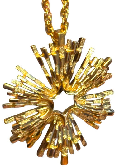 Vintage Gold plt TRIFARI Starburst Pendant Necklace textured Design large