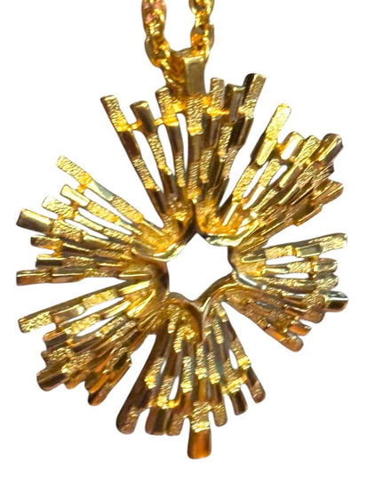 Vintage Gold plt TRIFARI Starburst Pendant Necklace textured Design large