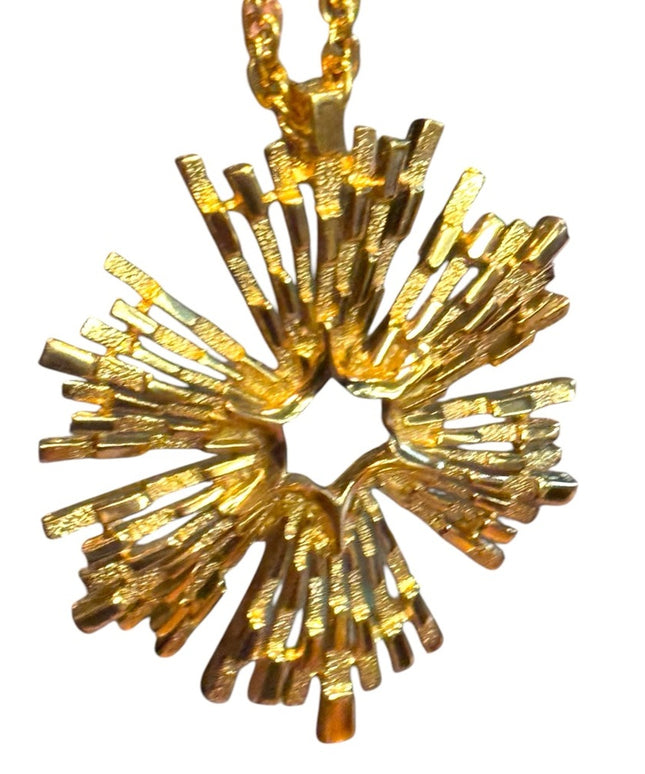 Vintage Gold plt TRIFARI Starburst Pendant Necklace textured Design large