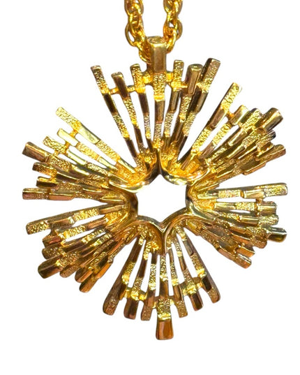 Vintage Gold plt TRIFARI Starburst Pendant Necklace textured Design large