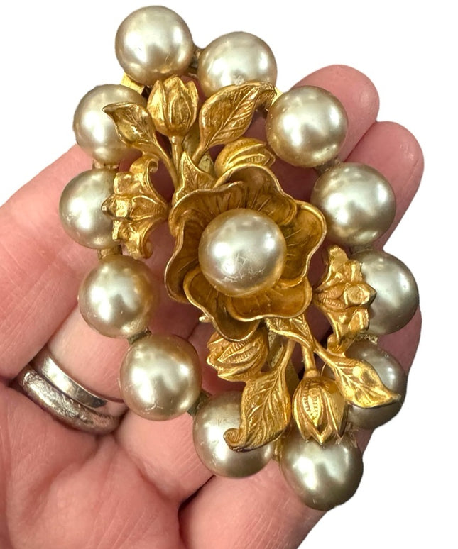 Vintage LG Gold plt floral and Pearl Victorian style Brooch