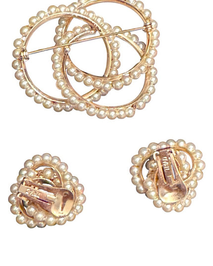 Elegant Vintage TRIAD 1950s Gold and Pearl swirl infinity Brooch Earring Set