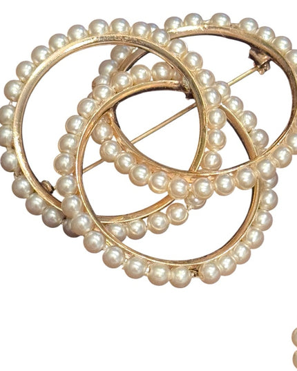 Elegant Vintage TRIAD 1950s Gold and Pearl swirl infinity Brooch Earring Set