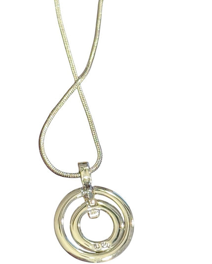 Elegant Vintage Swarovski Authentic Swan Silver Infinity Circle Pendant Necklace