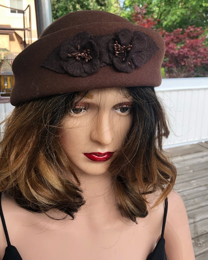 Vintage 1980s Liz Claiborne Brown felt hat beret