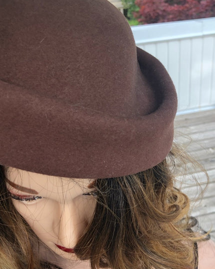 Vintage 1980s Liz Claiborne Brown felt hat beret