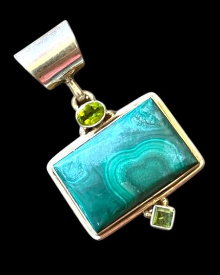 Vintage sterling silver C CHAMA Southwestern Malachite & peridot pendant