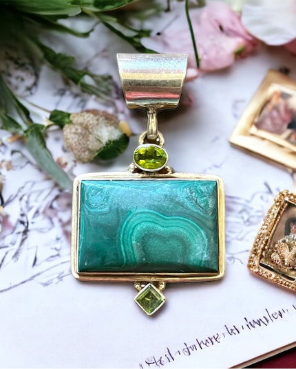 Vintage sterling silver C CHAMA Southwestern Malachite & peridot pendant