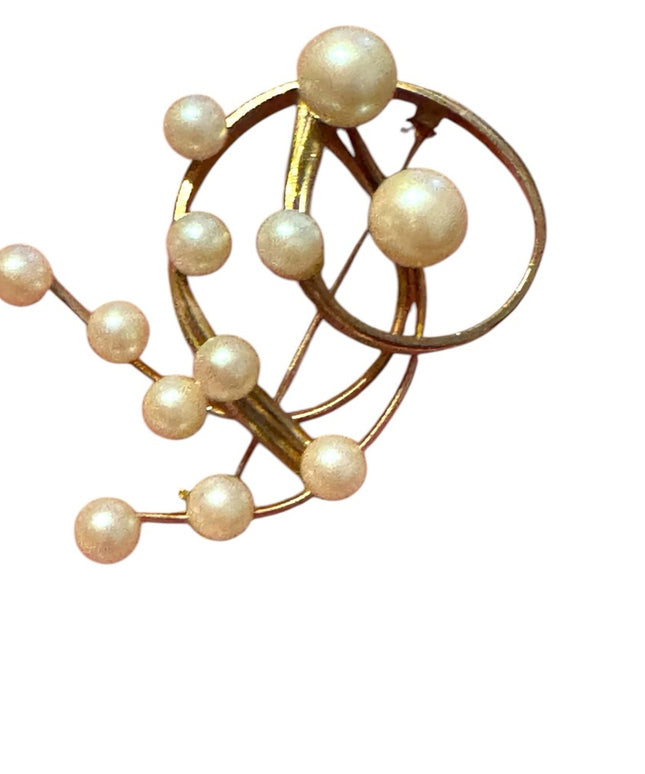 Elegant Vintage Gold plt swirl Pearl Brooch