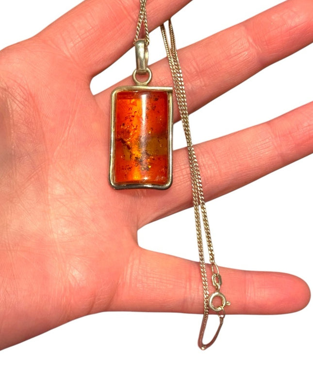 Vintage stunning Russian Baltic Honey Amber Pendant Necklace