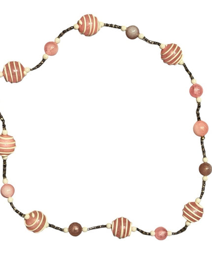 Chic Vintage 1970s Beaded Necklace with Pink and Cream Accents Plastic