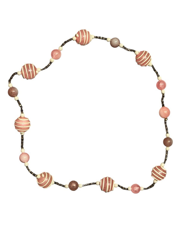 Chic Vintage 1970s Beaded Necklace with Pink and Cream Accents Plastic