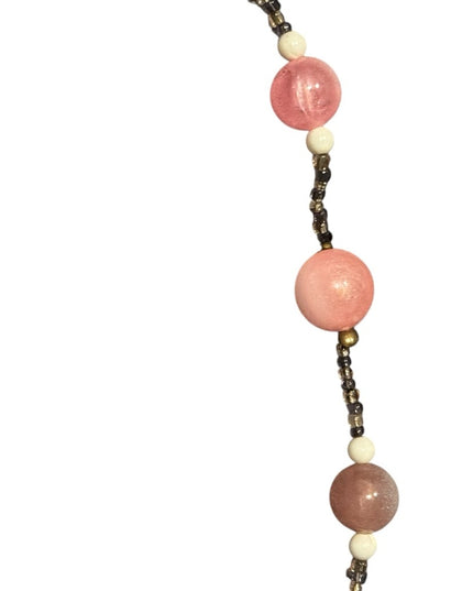 Chic Vintage 1970s Beaded Necklace with Pink and Cream Accents Plastic