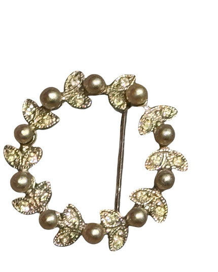 Elegant Vintage Silver floral wreath  Brooch