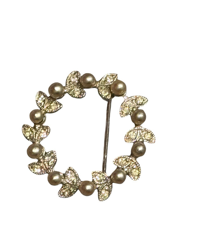 Elegant Vintage Silver floral wreath  Brooch