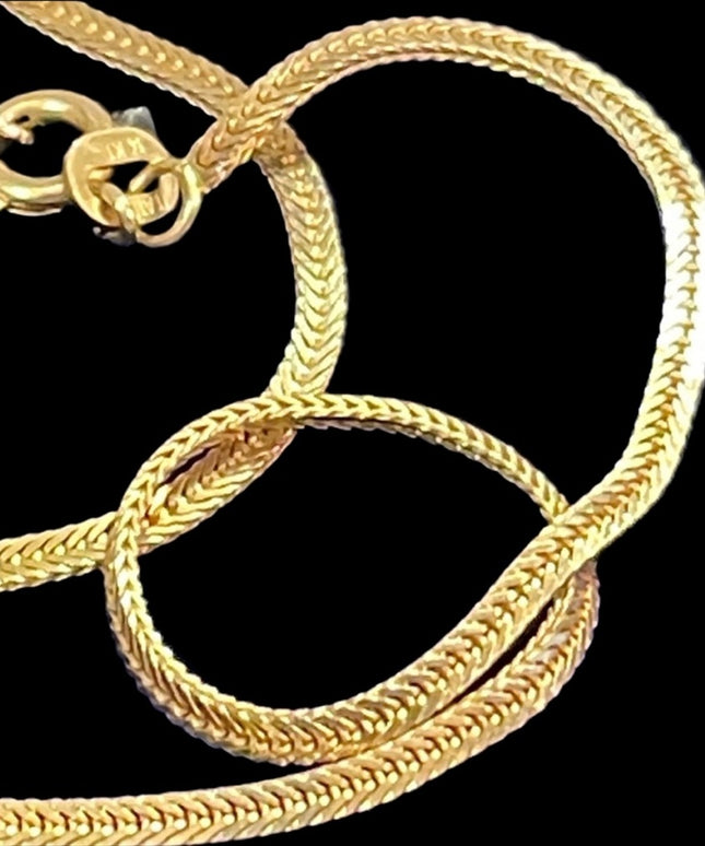 Vintage 14k solid Gold Beautiful Necklace Italy