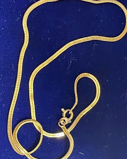 Vintage 14k solid Gold Beautiful Necklace Italy