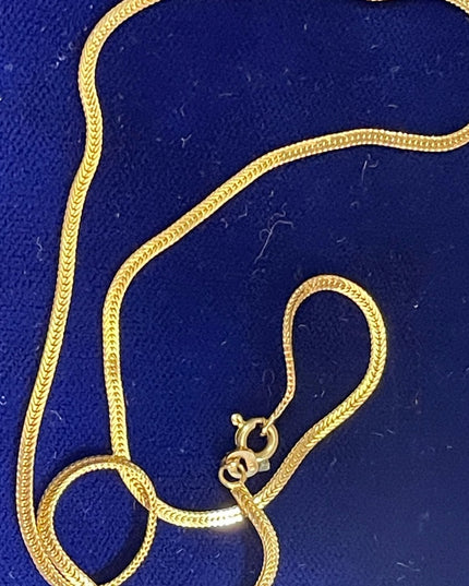 Vintage 14k solid Gold Beautiful Necklace Italy