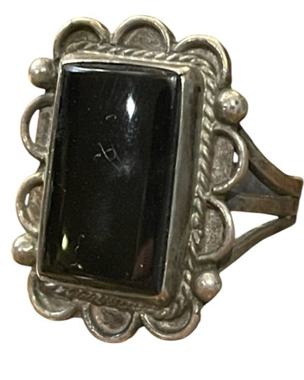 Vintage 1950s Native American Southwestern Black onyx Silver ring