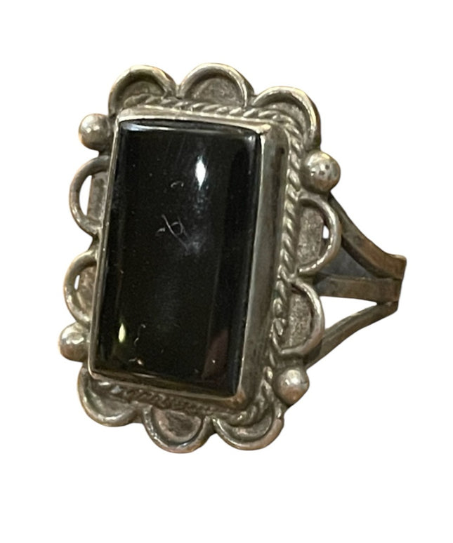 Vintage 1950s Native American Southwestern Black onyx Silver ring