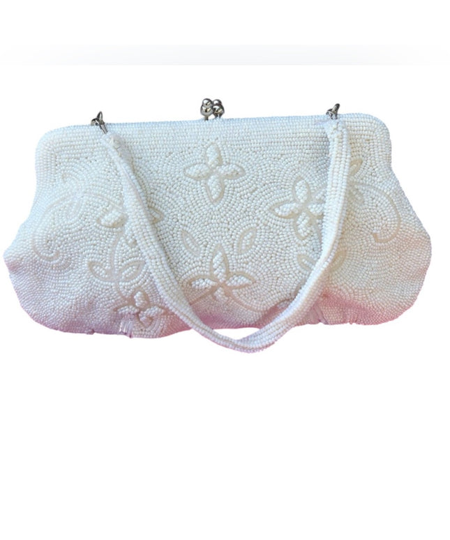 Beautiful vintage 1950s beaded wristlet