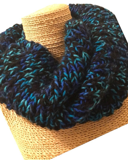 Hand knit NWOT Knitted Infinity scarf So warm!